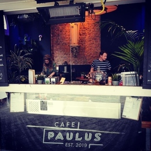 WELKOM BIJ CAFE PAULUS // WELCOME TO OUR BAR